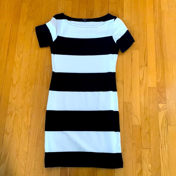 Fitted black and white midi dress - Picture 1 of 1